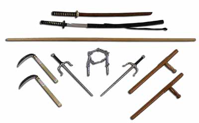 Bokken, Katana,  Bo, Kama, Sai, Surujin und Tonfa